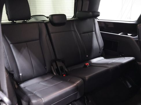 Used 2020 Ford Expedition XLT w/ Equipment Group 202A AWD/4WD image 24