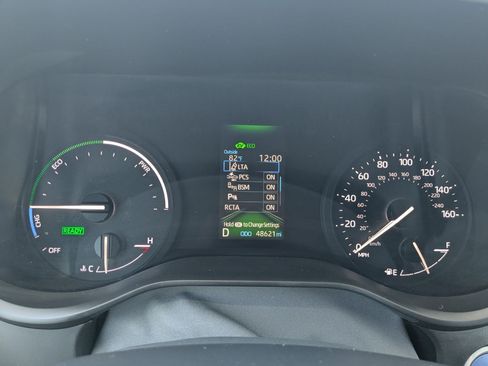 Used 2024 Toyota Sienna XLE FWD image 17