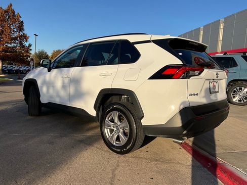 Used 2025 Toyota RAV4 XLE image 8