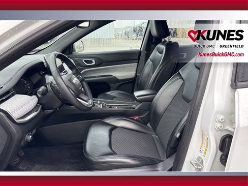Used 2023 Jeep Compass Latitude AWD/4WD image 28
