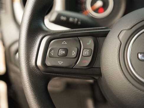 Used 2025 Jeep Wrangler Sport AWD/4WD image 18