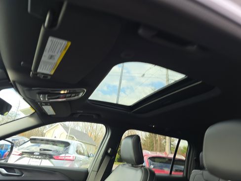 New 2025 Jeep Grand Cherokee L Altitude image 4