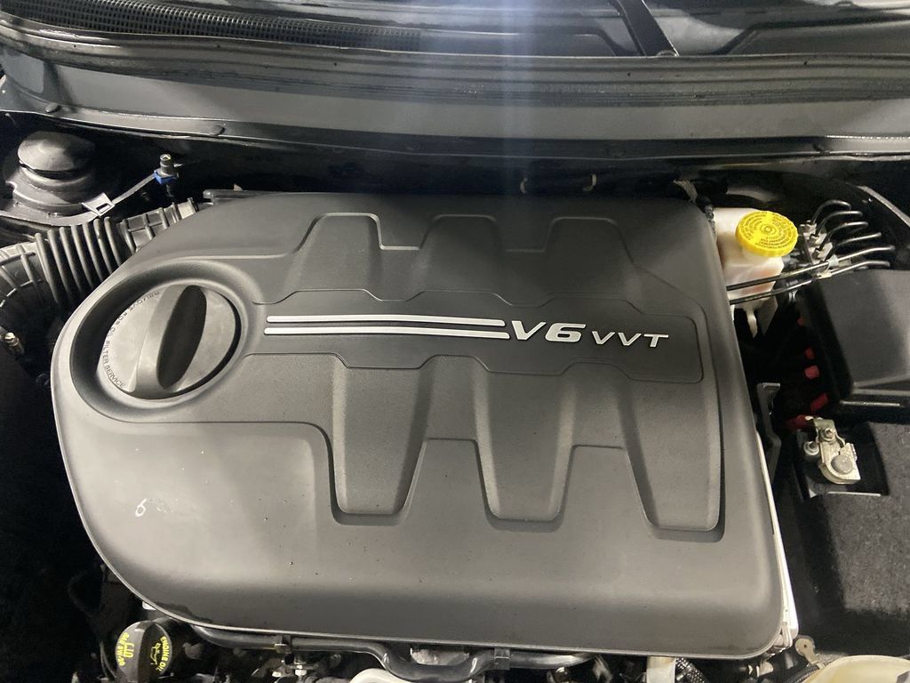 Used 2019 Jeep Cherokee Limited AWD/4WD image 30