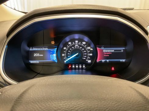 Used 2018 Ford Edge Titanium w/ Technology Package AWD/4WD image 2