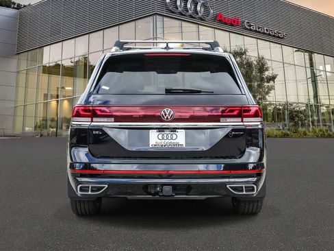 Used 2025 Volkswagen Atlas SEL Premium R-Line AWD/4WD image 3