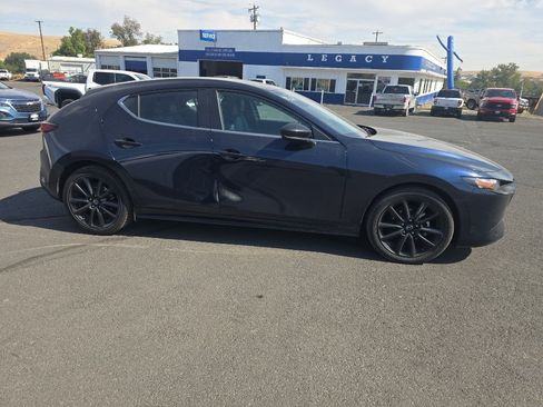Used 2024 MAZDA MAZDA3 s FWD image 3
