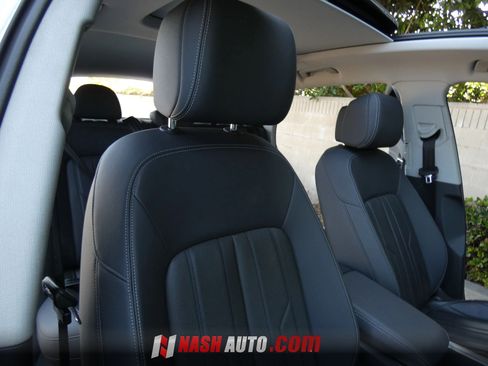 Used 2021 Audi e-tron Premium Plus AWD/4WD image 29