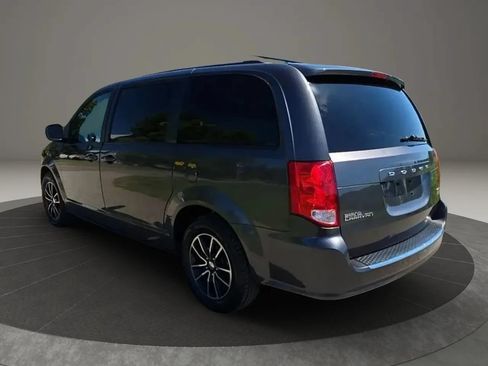 Used 2018 Dodge Grand Caravan GT FWD image 4
