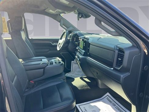 Used 2025 GMC Sierra 1500 SLT image 17