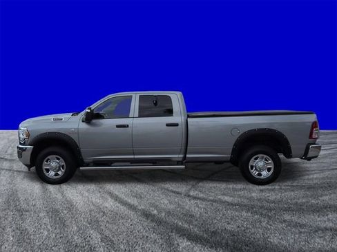 Used 2024 RAM 2500 Tradesman w/ Chrome Appearance Group AWD/4WD image 7