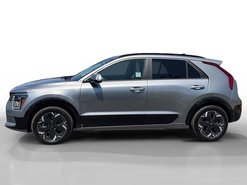 Certified 2024 Kia Niro Wave FWD image 2