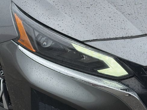 Used 2024 Nissan Altima 2.5 SV FWD image 34