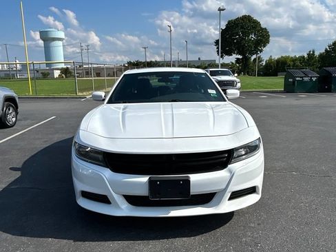 Used 2020 Dodge Charger SXT w/ Leather Interior Group RWD image 5