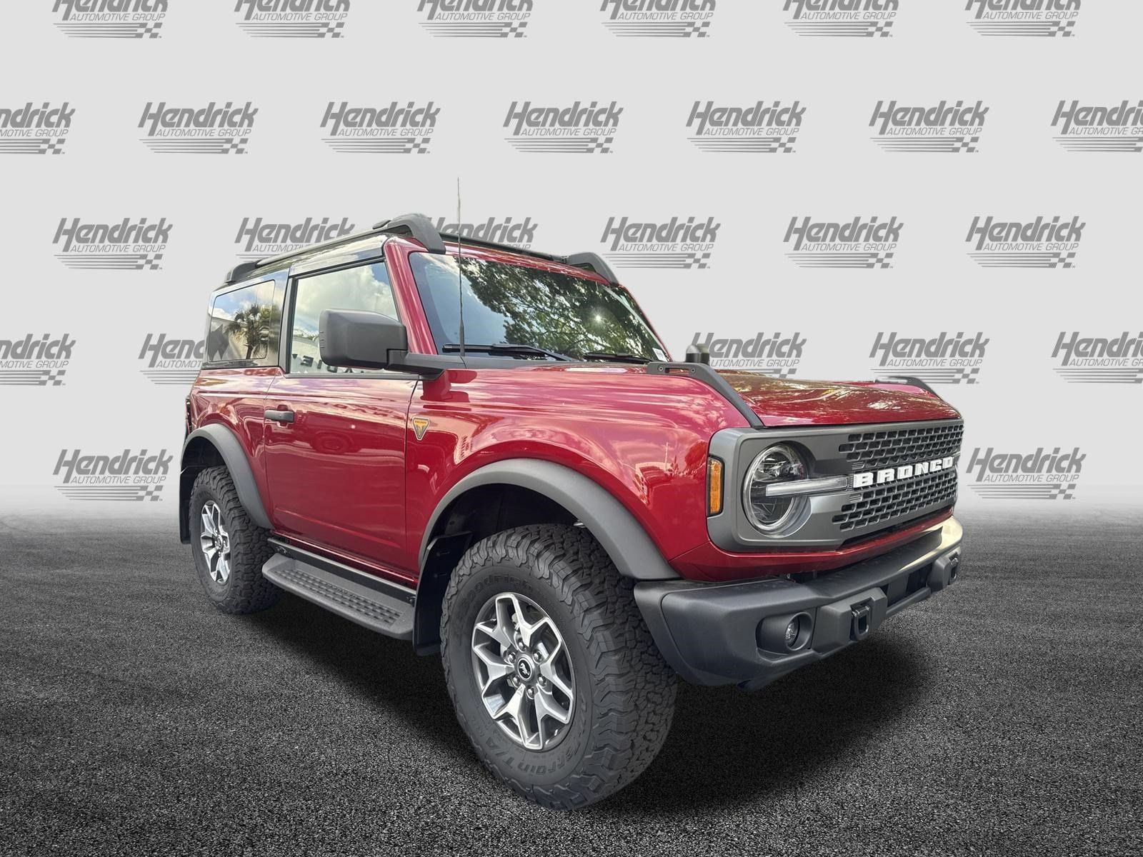 Used 2025 Ford Bronco Badlands AWD/4WD image 2