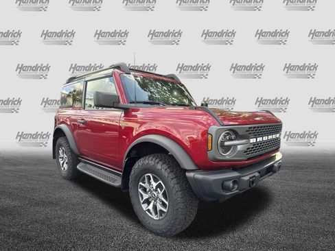 Used 2025 Ford Bronco Badlands AWD/4WD image 2