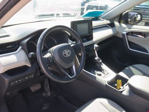 Used 2021 Toyota RAV4 XLE w/ Convenience Package AWD/4WD image 15