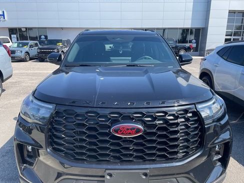 Used 2025 Ford Explorer ST-Line w/ Premium Package RWD image 8