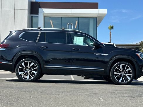 Used 2024 Volkswagen Atlas SEL Premium R-Line AWD/4WD image 2