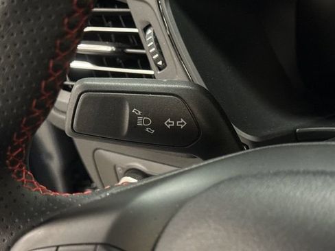 Used 2025 Ford Escape ST-Line w/ Tech Pack #1 FWD image 21