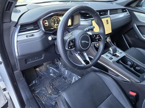 Used 2026 Jaguar F-PACE R-Dynamic S image 18
