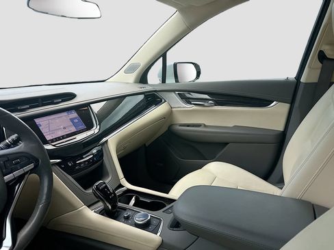 Used 2022 Cadillac XT6 Premium Luxury FWD image 26