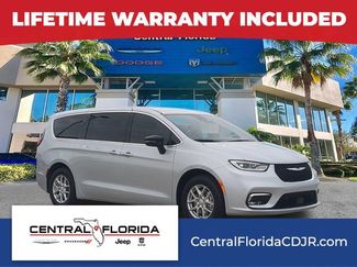 New 2026 Chrysler Pacifica Select video 1