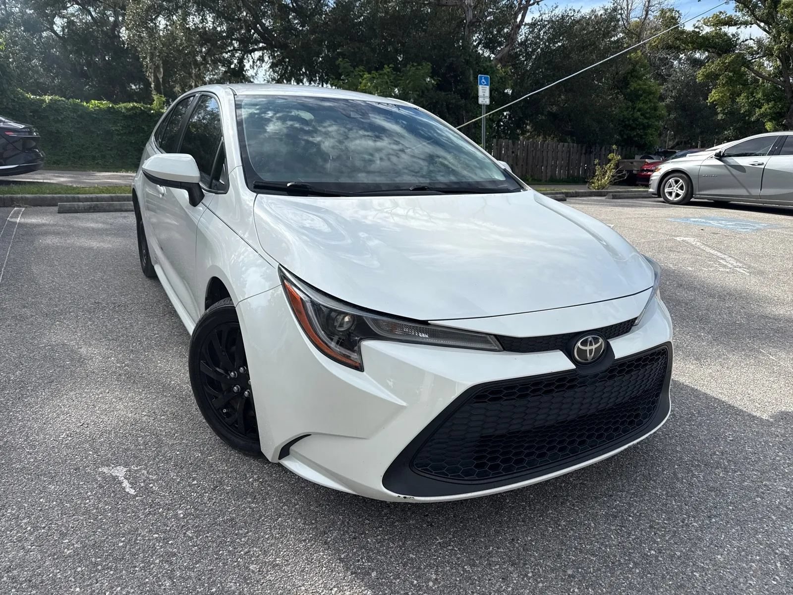 Used 2021 Toyota Corolla LE FWD image 4