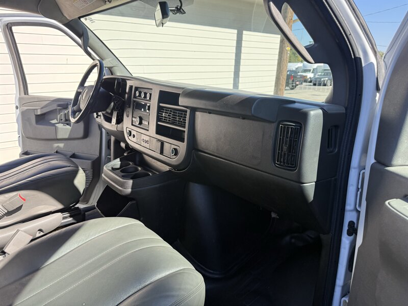 Used 2023 GMC Savana 2500 w/ Driver Convenience Package RWD image 4