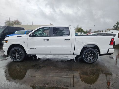 New 2026 RAM 1500 4x4 Crew Cab image 4