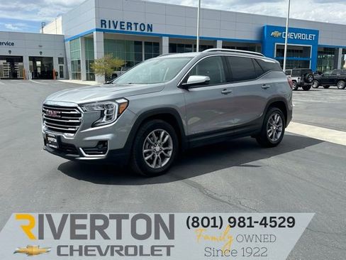Certified 2024 GMC Terrain SLT image 1