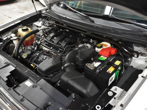 Used 2018 Ford Flex SE FWD image 38
