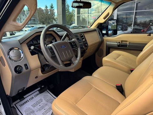Used 2011 Ford F350 Lariat w/ Lariat Interior Pkg image 13