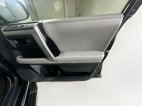 Used 2011 Toyota 4Runner SR5 image 30