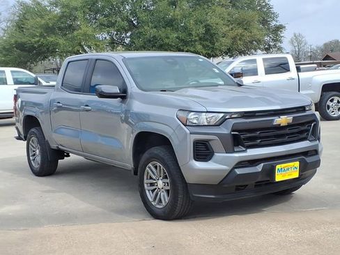 Used 2023 Chevrolet Colorado LT image 3