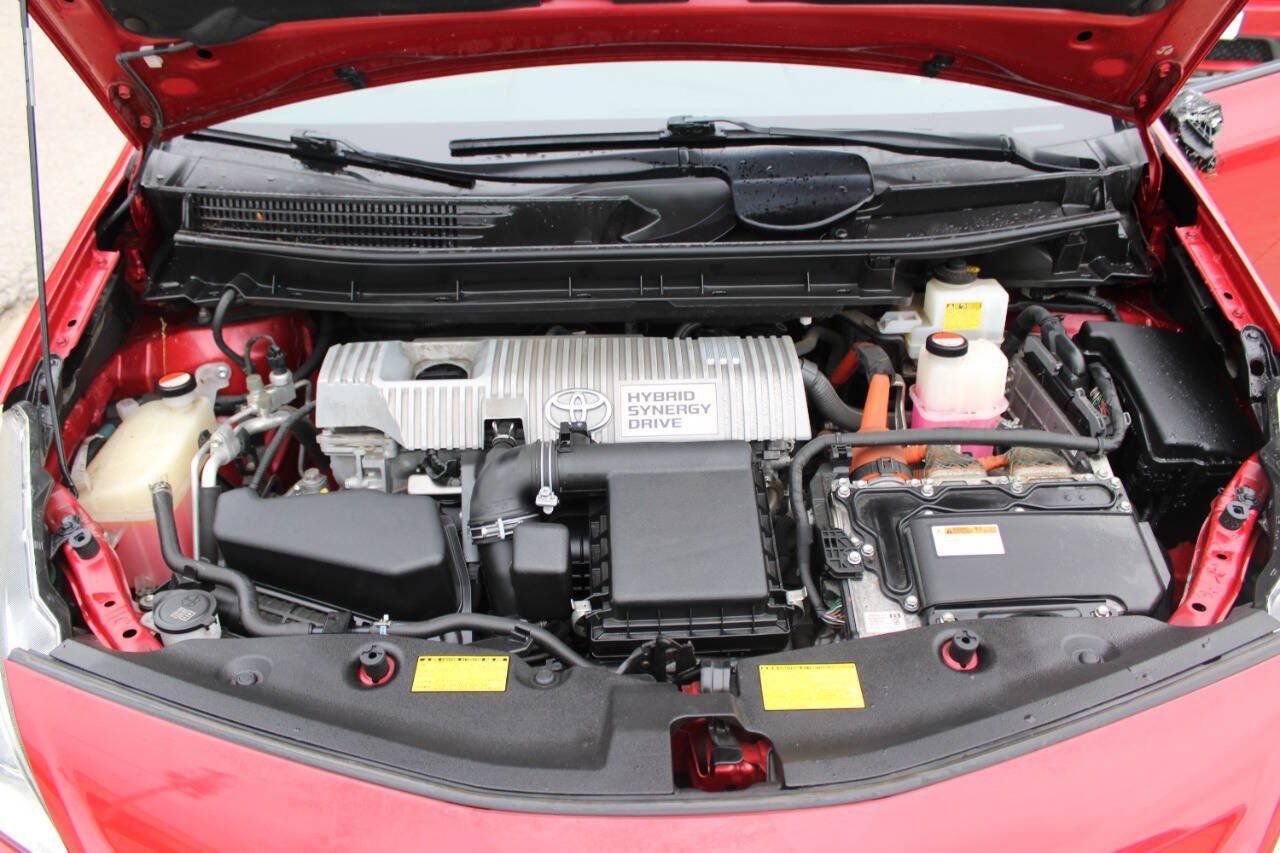 Used 2014 Toyota Prius V Two FWD image 19