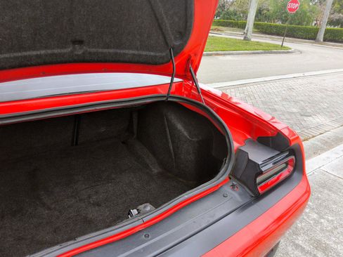 Used 2018 Dodge Challenger SXT w/ Sound Group image 41