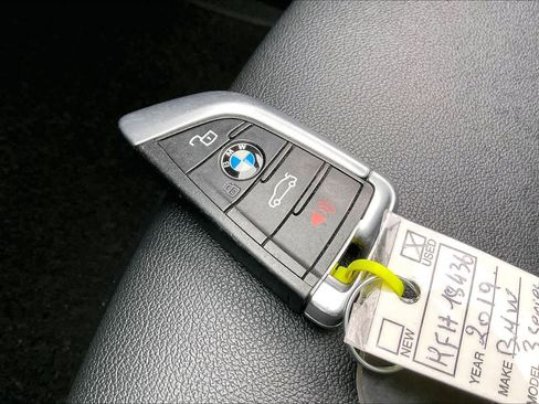 Used 2019 BMW 330i Sedan w/ Driving Assistance Package image 14