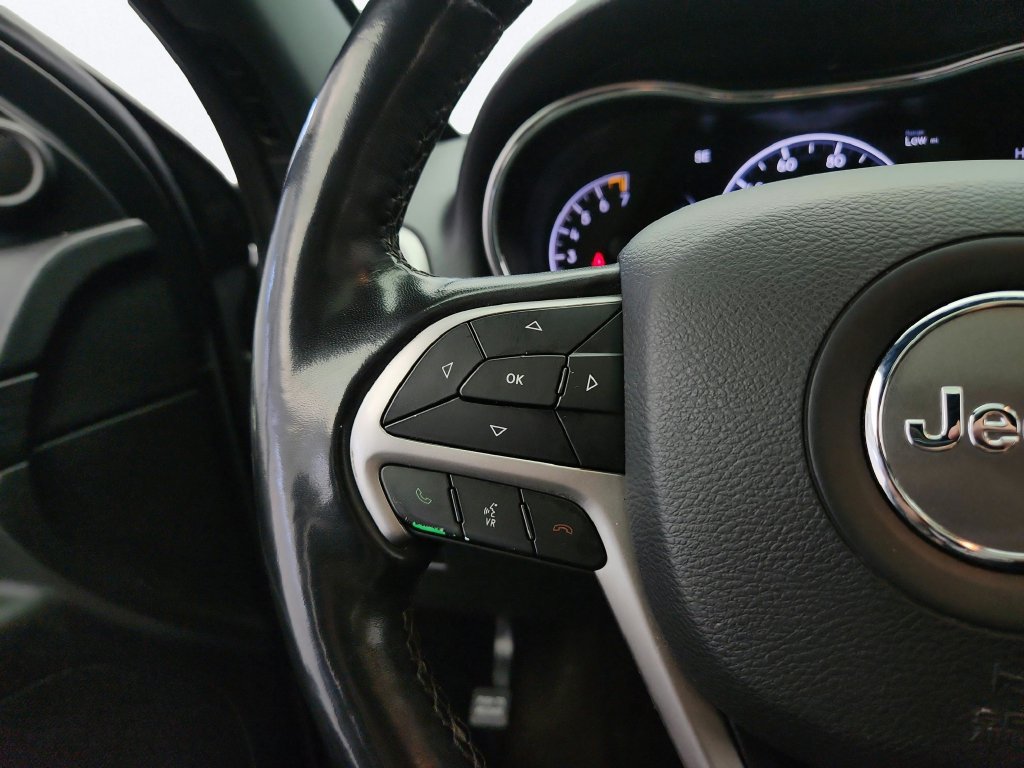 Used 2019 Jeep Grand Cherokee Altitude AWD/4WD image 22