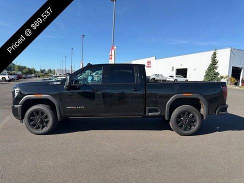 Used 2025 GMC Sierra 2500 AT4 AWD/4WD image 4