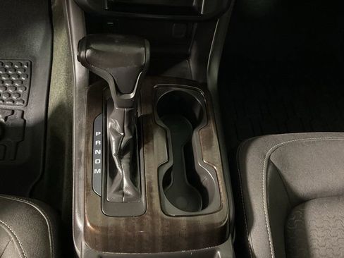 Used 2015 GMC Canyon SLE AWD/4WD image 28