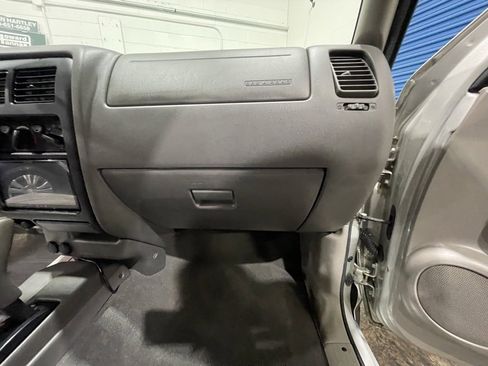 Used 2003 Toyota Tacoma 4x4 Xtracab V6 image 17