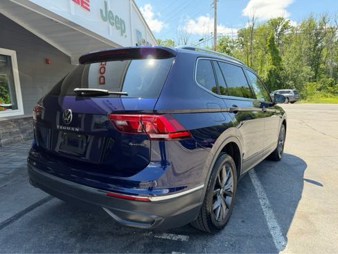 Used 2023 Volkswagen Tiguan SE AWD/4WD image 3