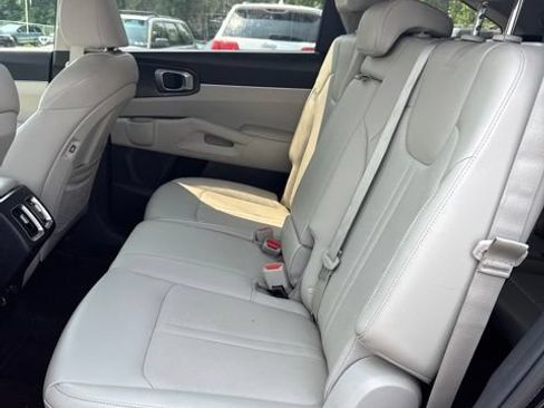 Used 2021 Kia Sorento S w/ Panoramic Sunroof Package AWD/4WD image 10