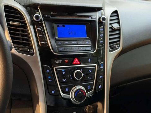 Used 2016 Hyundai Elantra GT FWD image 13