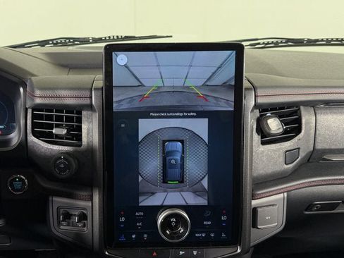 Used 2023 Ford Expedition Limited RWD image 15