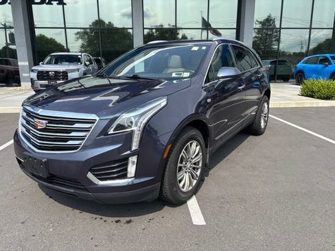 Used 2017 Cadillac XT5 Premium Luxury AWD/4WD image 2
