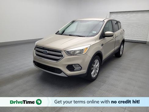 Used 2017 Ford Escape SE image 1