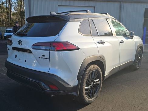 Used 2025 Toyota Corolla Cross AWD Hybrid w/ Moonroof Package image 5