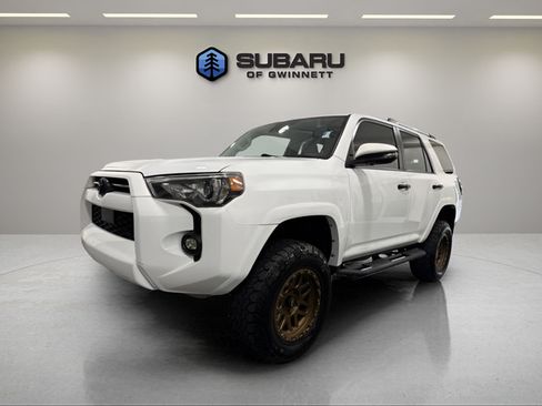 Used 2021 Toyota 4Runner SR5 Premium w/ Moonroof Package AWD/4WD image 7