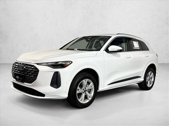 Used 2025 Audi Q5 Premium AWD/4WD image 3